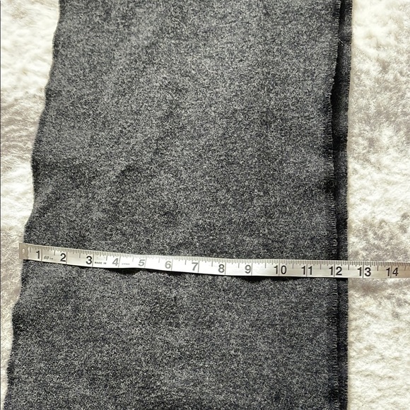 🔥4/$20 Elegant Black Fringe Scarf - Picture 4 of 5